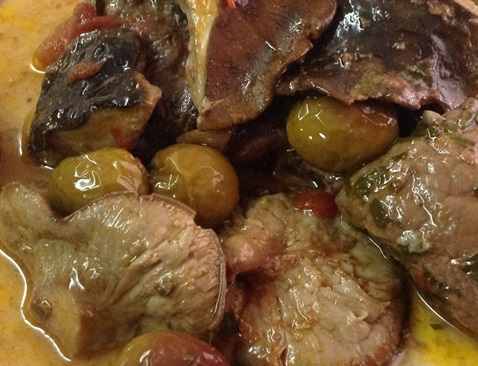Spezzatino di carne con cardoncelli e olive